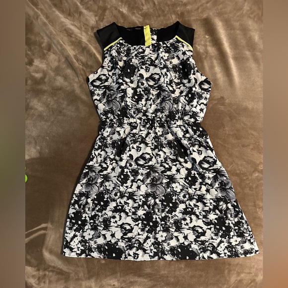 Black and White Floral Dress - Picture 1 of 4